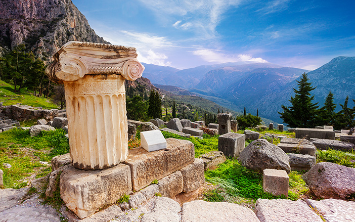 Tour Delphi by car